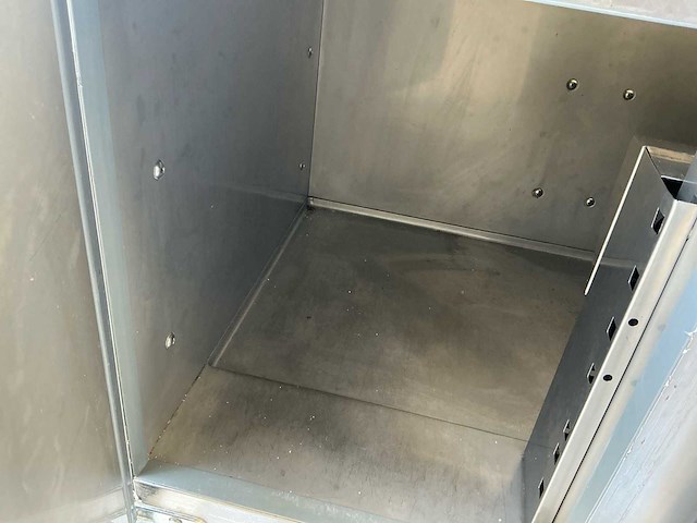 Foodtruck aanhanger - afbeelding 30 van  48