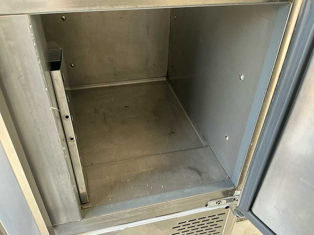 Foodtruck aanhanger - afbeelding 31 van  48