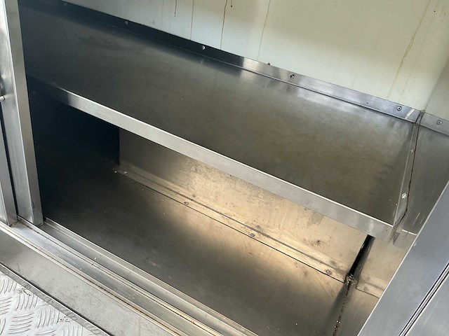 Foodtruck aanhanger - afbeelding 36 van  48