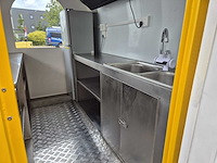 Foodtruck geel met afzuigkap - 2026 - afbeelding 2 van  5