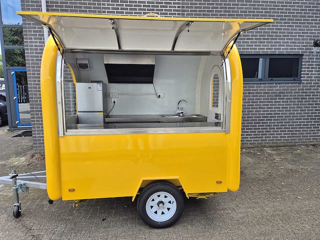 Foodtruck geel met afzuigkap - 2026 - afbeelding 13 van  15
