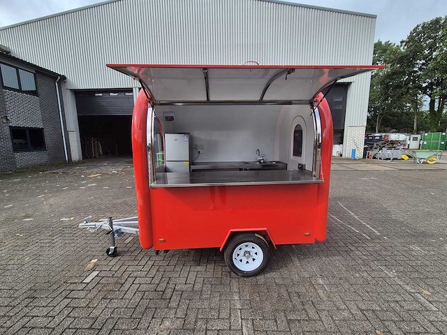 Foodtruck rood - 2026 - afbeelding 8 van  11