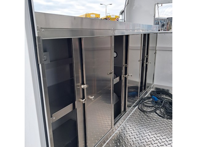 Foodtruck, webetter, wit - afbeelding 15 van  24