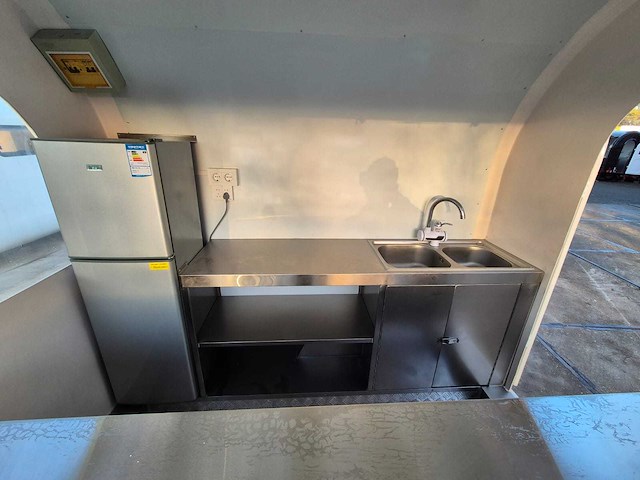 Foodtruck wit - 2025 - afbeelding 4 van  15