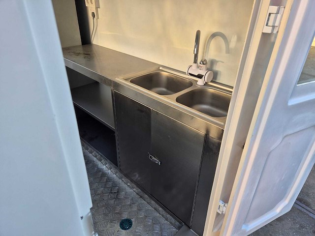 Foodtruck wit - 2025 - afbeelding 6 van  15