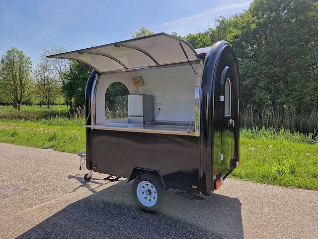Foodtruck zwart - 2025 - afbeelding 9 van  11
