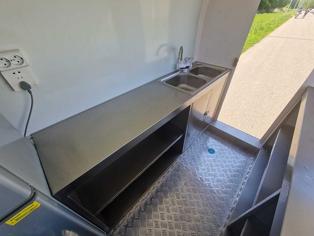 Foodtruck zwart - 2026 - afbeelding 1 van  1