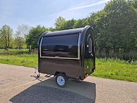 Foodtruck zwart met koelwerkbank en afzuigkap - 2025 - afbeelding 8 van  15