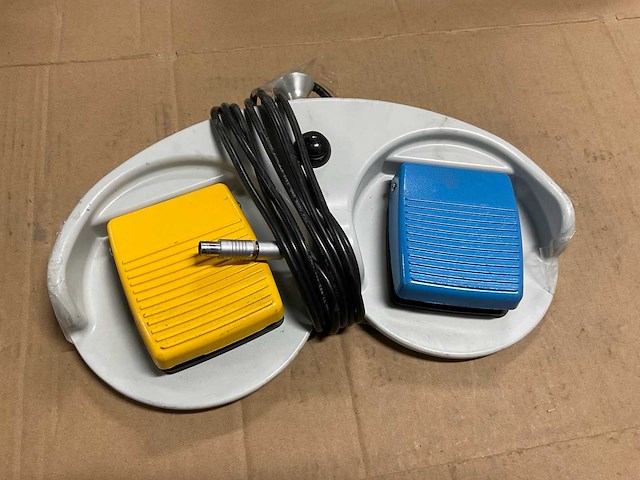 Foot switch - afbeelding 1 van  3