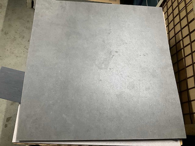 Forbo allura flex 1.0 pvc lvt tegels 35m2 natural concrete 50x50 - afbeelding 4 van  5