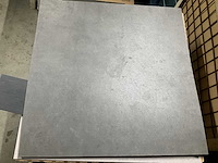 Forbo allura flex 1.0 pvc lvt tegels 35m2 natural concrete 50x50 - afbeelding 4 van  5