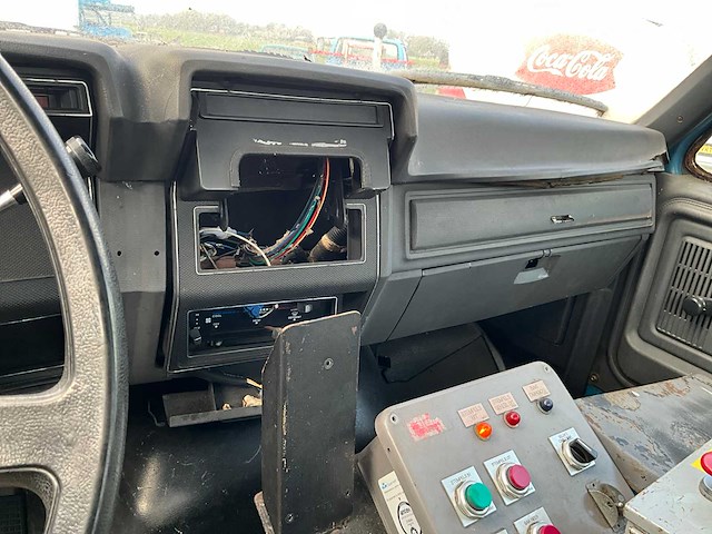 Ford - - f700 - vrachtwagen - afbeelding 3 van  32