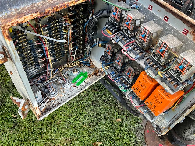 Ford - - f700 - vrachtwagen - afbeelding 13 van  32