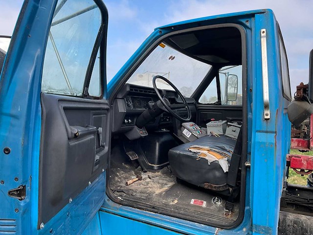 Ford - - f700 - vrachtwagen - afbeelding 31 van  32