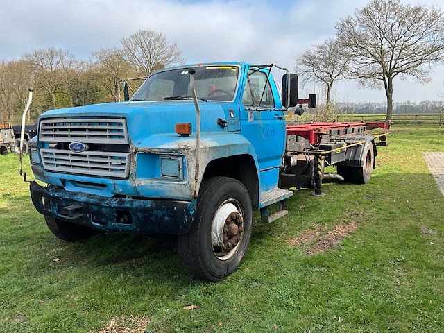 Ford - - f700 - vrachtwagen - afbeelding 1 van  10