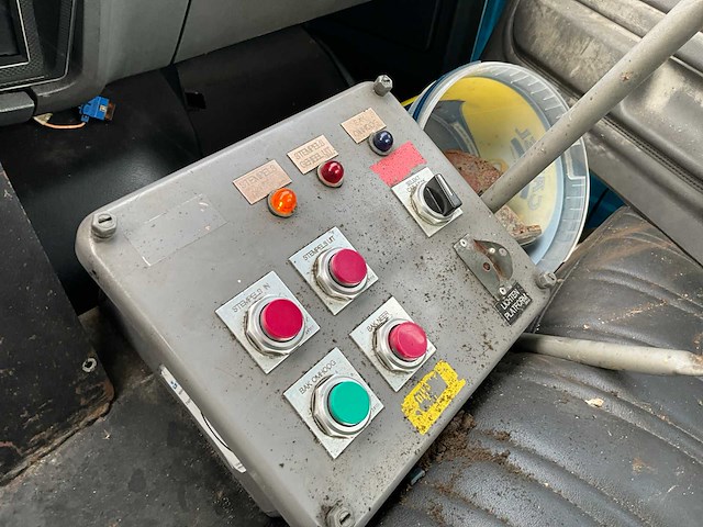 Ford - - f700 - vrachtwagen - afbeelding 2 van  24
