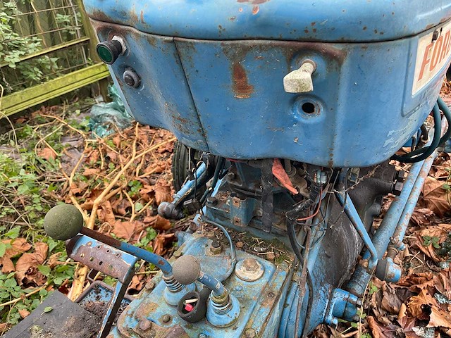 Ford - - oldtimer tractor - afbeelding 9 van  19