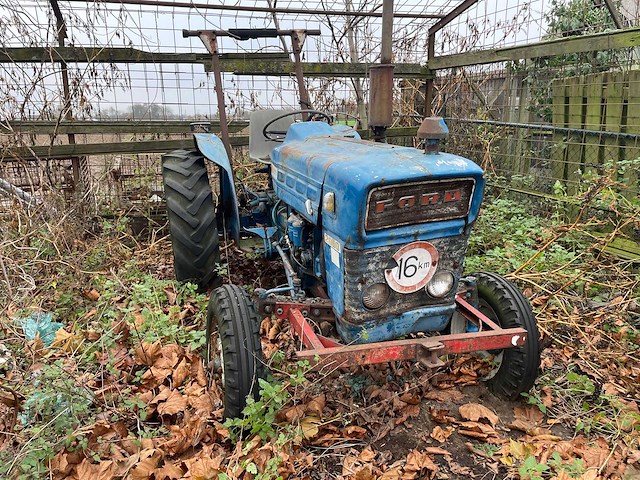 Ford - - oldtimer tractor - afbeelding 15 van  19