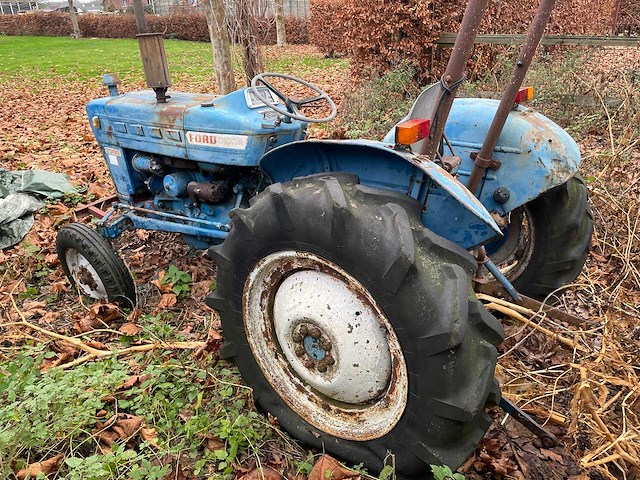 Ford - - oldtimer tractor - afbeelding 18 van  19