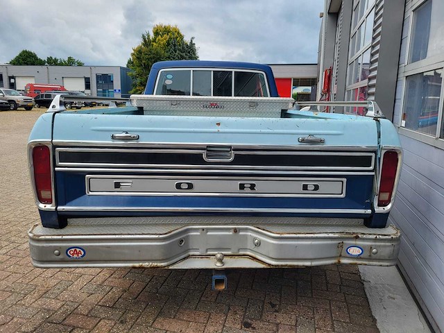Ford - 1975 - pick up club cab - f250 xlt - personenauto - afbeelding 16 van  19
