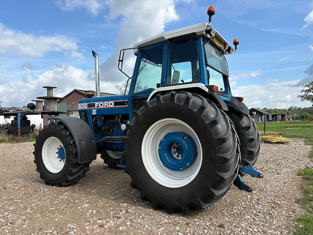 Ford - 1990 - 8210 iii 4wd - tractor - afbeelding 28 van  30