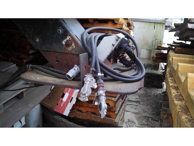 Ford - 1993 - f350 - crew cab dually - 7,3 liter navistar diesel met woontrailer - afbeelding 11 van  38