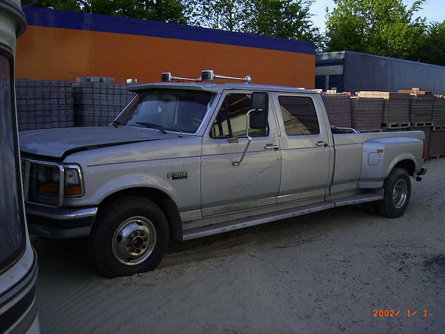 Ford - 1993 - f350 - crew cab dually - 7,3 liter navistar diesel met woontrailer - afbeelding 37 van  38