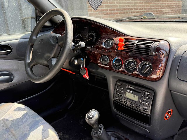 Ford - 1997 - escort cabrio - 1.6 clx - personenauto - afbeelding 18 van  28