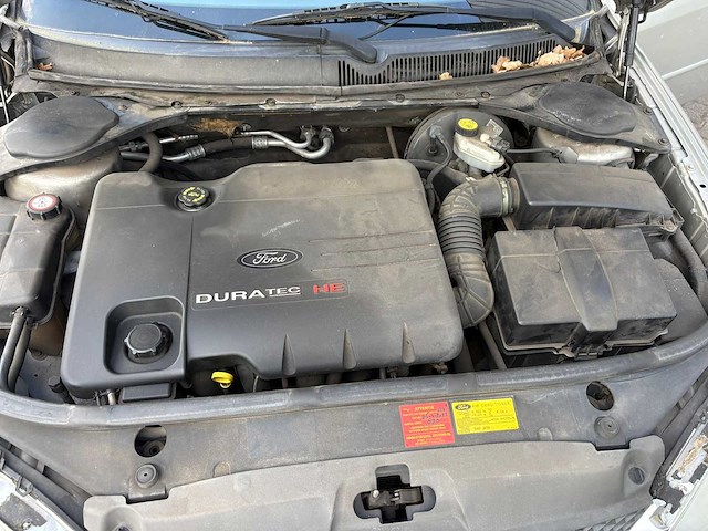 Ford - 2002 - mondeo - 1.8-16v collection - personenauto - afbeelding 9 van  13