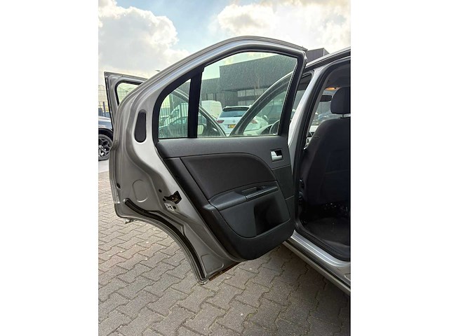 Ford - 2002 - mondeo - 1.8-16v collection - personenauto - afbeelding 12 van  13