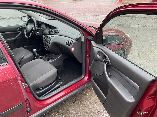 Ford - 2004 - focus - personenauto (11-pt-rl) - afbeelding 6 van  23