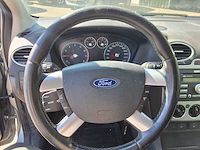 Ford - 2005 - focus - personenauto - afbeelding 2 van  16