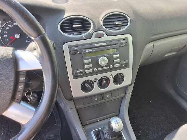 Ford - 2005 - focus - personenauto - afbeelding 3 van  16