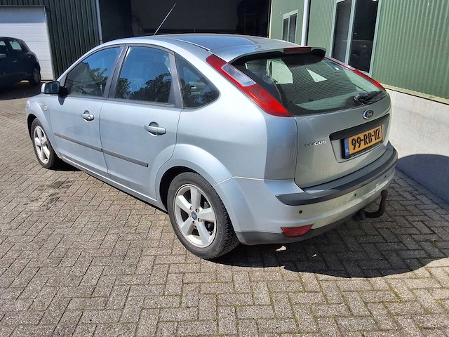 Ford - 2005 - focus - personenauto - afbeelding 11 van  16