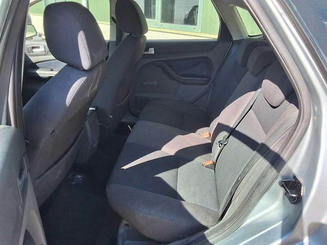 Ford - 2005 - focus - personenauto - afbeelding 14 van  16