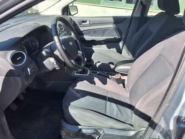 Ford - 2005 - focus - personenauto - afbeelding 15 van  16
