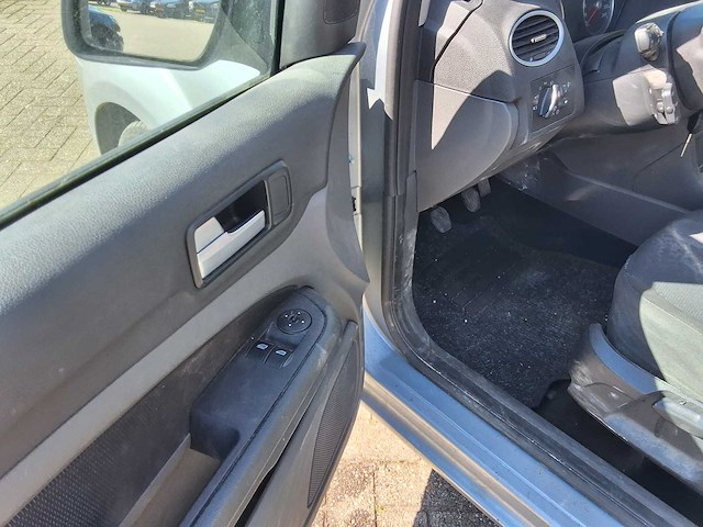 Ford - 2005 - focus - personenauto - afbeelding 16 van  16
