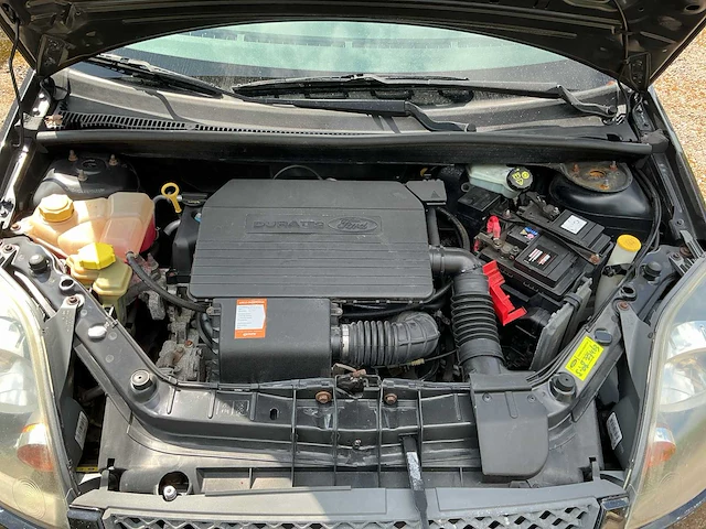 Ford - 2006 - fiesta - 1.3-8v champion - personenauto - afbeelding 2 van  10