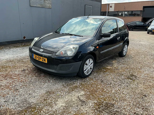 Ford - 2006 - fiesta - 1.3-8v champion - personenauto - afbeelding 1 van  10