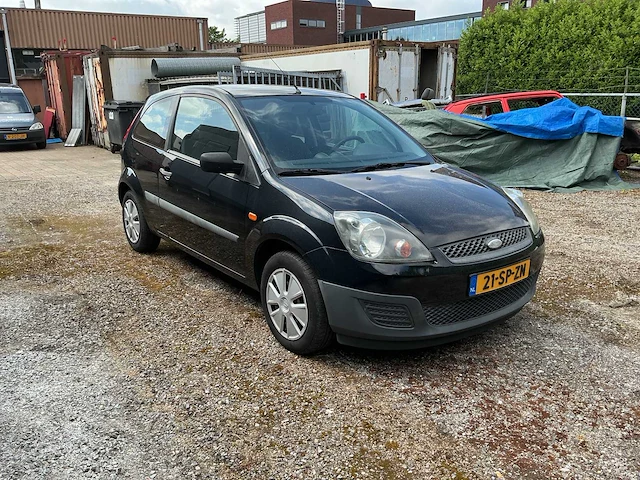 Ford - 2006 - fiesta - 1.3-8v champion - personenauto - afbeelding 3 van  10