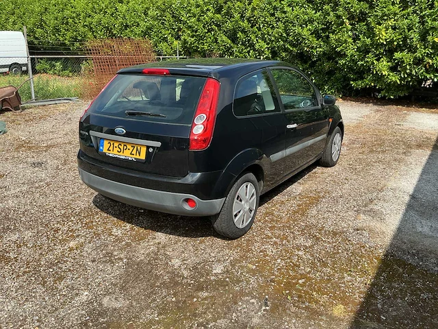 Ford - 2006 - fiesta - 1.3-8v champion - personenauto - afbeelding 4 van  10