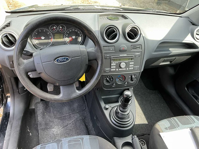 Ford - 2006 - fiesta - 1.3-8v champion - personenauto - afbeelding 6 van  10