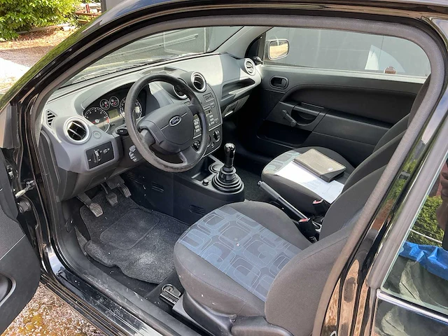 Ford - 2006 - fiesta - 1.3-8v champion - personenauto - afbeelding 7 van  10