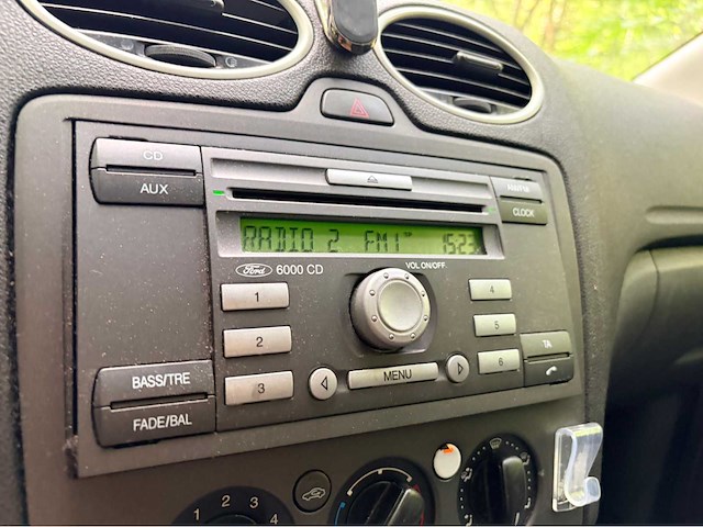 Ford - 2006 - focus - personenauto - afbeelding 2 van  13