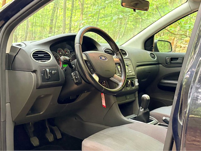 Ford - 2006 - focus - personenauto - afbeelding 6 van  13