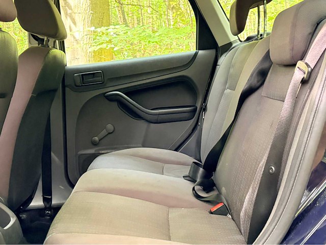 Ford - 2006 - focus - personenauto - afbeelding 8 van  13