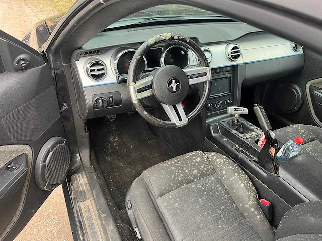 Ford - 2006 - mustang - v6 157 kw - personenauto - afbeelding 4 van  5