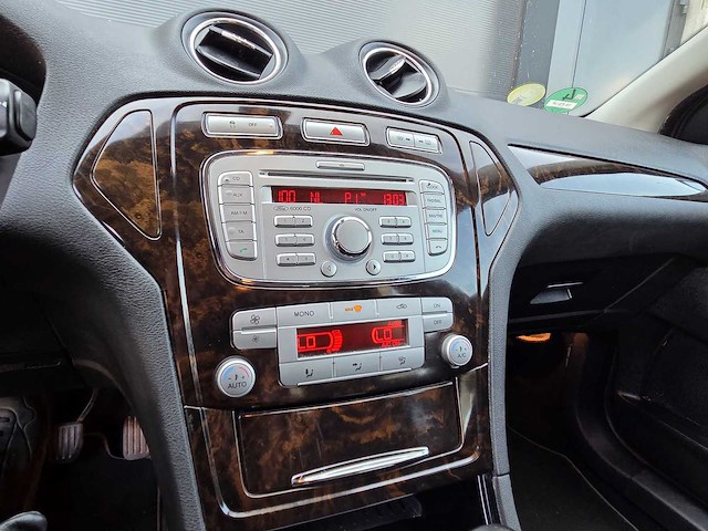 Ford - 2008 - mondeo - 2.3-16v ghia - personenauto - 19-zs-jf - afbeelding 9 van  18