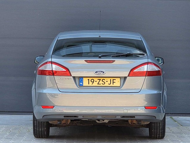 Ford - 2008 - mondeo - 2.3-16v ghia - personenauto - 19-zs-jf - afbeelding 16 van  18