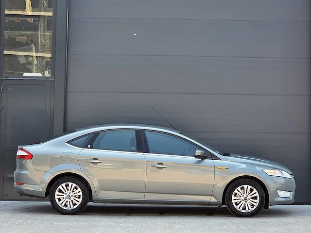 Ford - 2008 - mondeo - 2.3-16v ghia - personenauto - 19-zs-jf - afbeelding 18 van  21